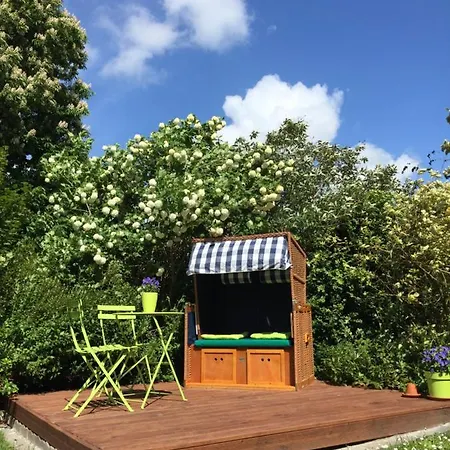 Gartenidyll Insel Ruegen Poppelvitz Bei * Altefähr